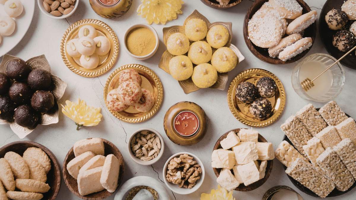 Snacks, Sweets & Local Food Souvenirs